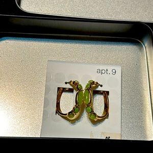 New vintage pair of gold with green stones earrings